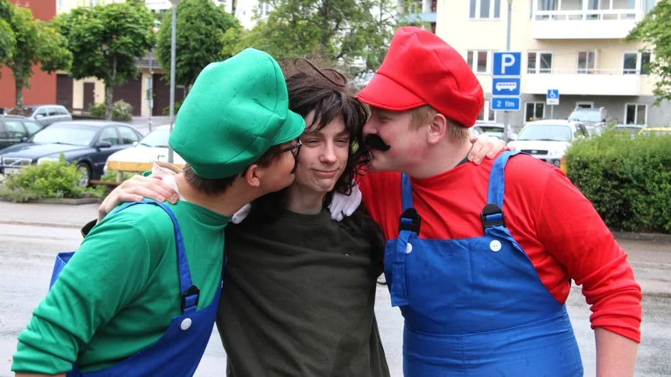 Rörmokarna Luigi (Isak Hjort) och Mario (Theo Karlsson) hade sällskap av sin prinsessa Peach (Harald Bönner).