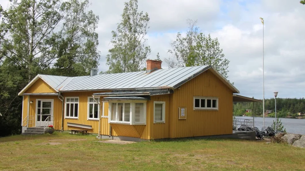 Sommargården Klippan ligger fint intill Virserumssjön.
