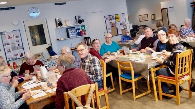 PRO Nederluleå norra avnjuter årets första torsdagslunch.