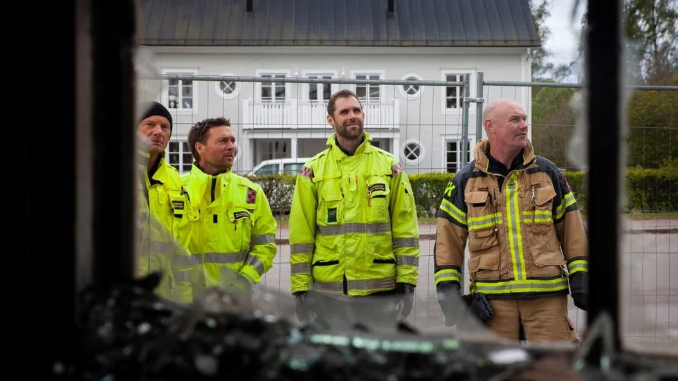 Insatsledaren Anders Gustafsson återger för de andra insatsledarna i Mjölby hur han upplevde den omskakande brandnatten. På bilden syns från vänster Stefan Rylander, Patrik Palmqvist, Anders Gustafsson, Jörgen Wik.