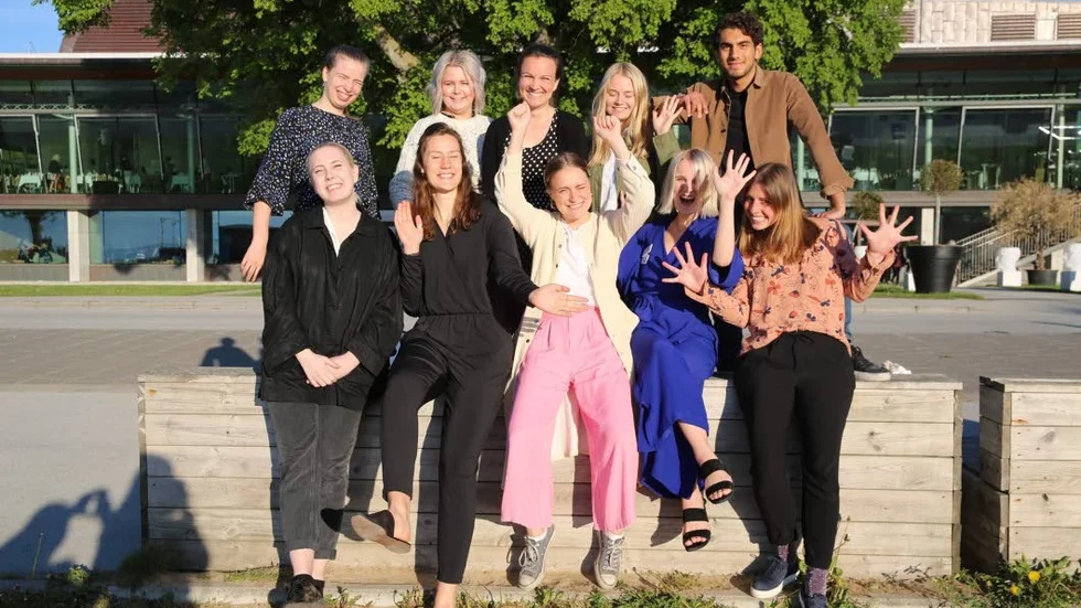 Ylva (näst längst till höger uppe), Linnea (längst till vänster nere) och Hedda (näst längst till höger nere) har skapat en "förmodligen" historisk östgötsk styrka i RKUF.