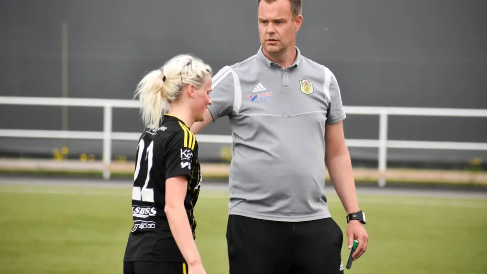 Alicia Strand fick lämna planen skadad i förlusten mot Bergdalens IK. Hon vilas i torsdagens match mot Jitex.