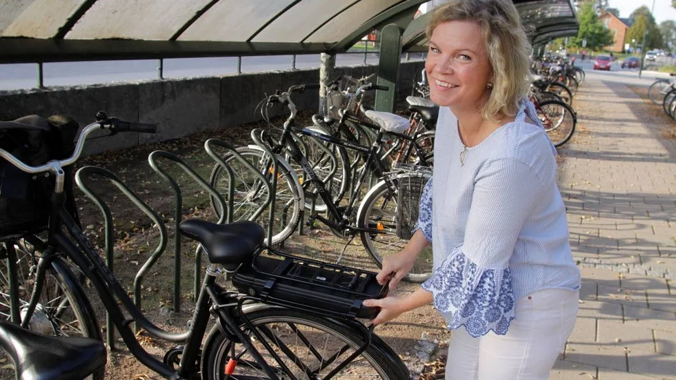 Anna-Lena Hammarberg föreslog förra året att Mjölby kommun sätter upp låsbara fack där cyklister med elcykel kan förvara sitt batteri.