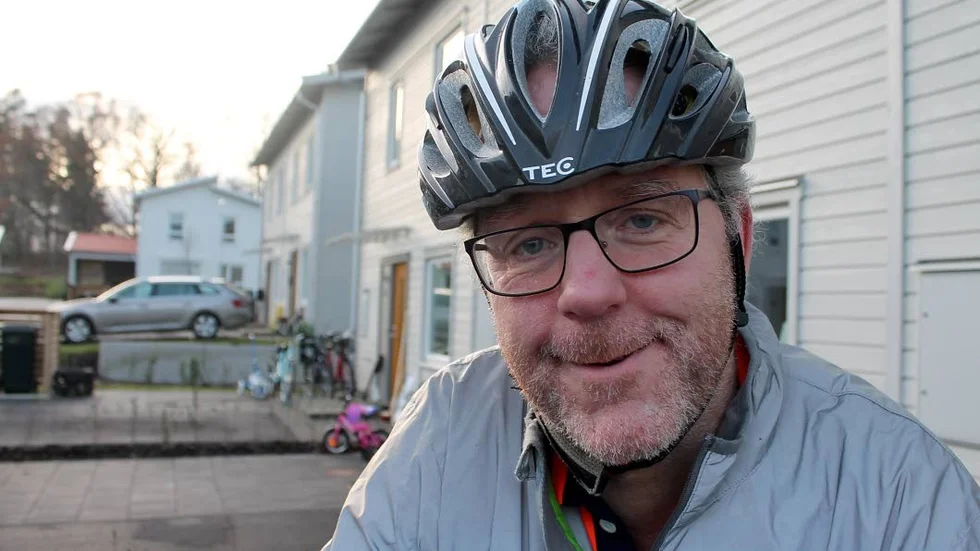 "Utan cykelhjälmen hade jag troligtvis inte klarat livhanken", säger Björn Lindblom.