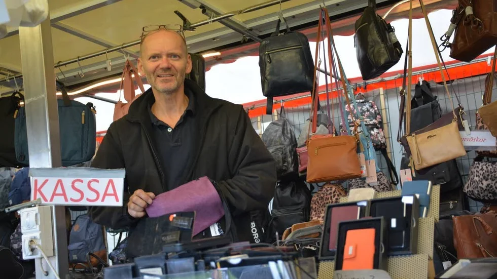 Mikael Rydh som driver Liza Design är tredje generationen marknadsknalle som åker till Hultsfred. "Vi har varit här sen 1960-talet" säger han.