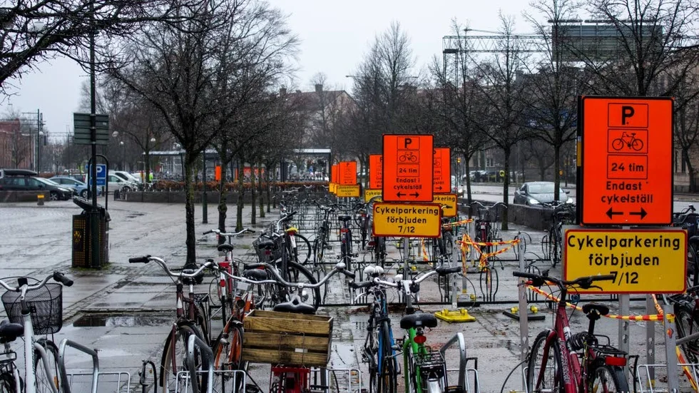 Cykelparkering vid Linköpings resecentrum den 7 december 2018