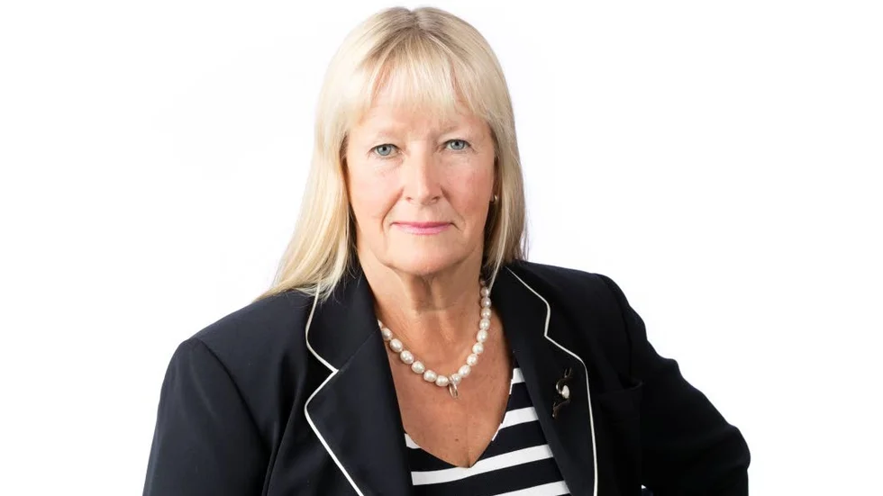Region Östergötland gör en annan tolkning än kommunen, enligt Lena Lundgren, hälso- och sjukvårdsdirektör inom regionen.