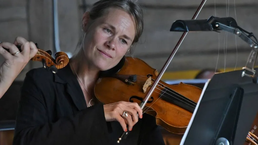 En märklig upplevelse när filharmoniker och kammarmusiker spelade på logen i Ingebo.