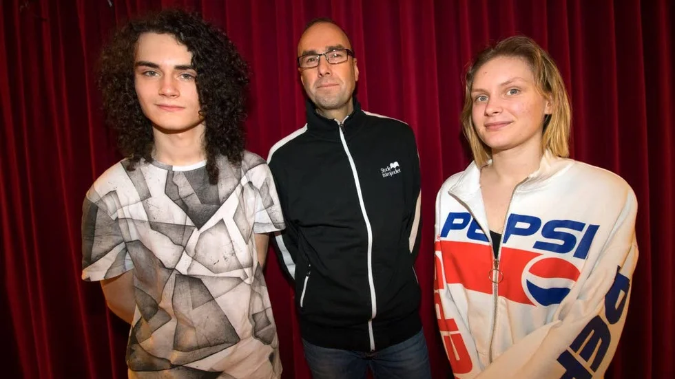"Min erfarenhet från förra Livekarusellen var att det skapade en bra gemenskap med andra band", säger Bartosz Brzuchalski. Till höger Patrik Hyberts och My Bartolic.