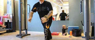Ettåriga Märta charmar gymmet