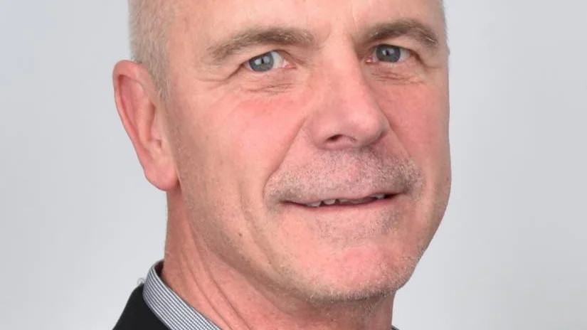 Anders Hane utlovar lokala låtar på söndag, som "Kvarterets Kung".