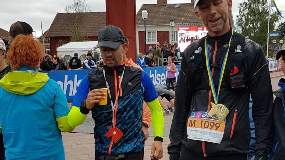 Efter nästan tolv timmars löpning var det en minst sagt slutkörd, men lättad, Patrik som passerade målgången.