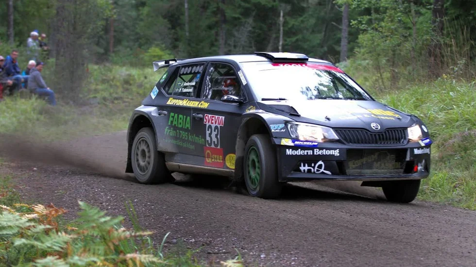 Värmländske Pontus Tidemand ska köra högsta klassen i rally-VM, med östgötske Emil Axelsson som kartläsare.