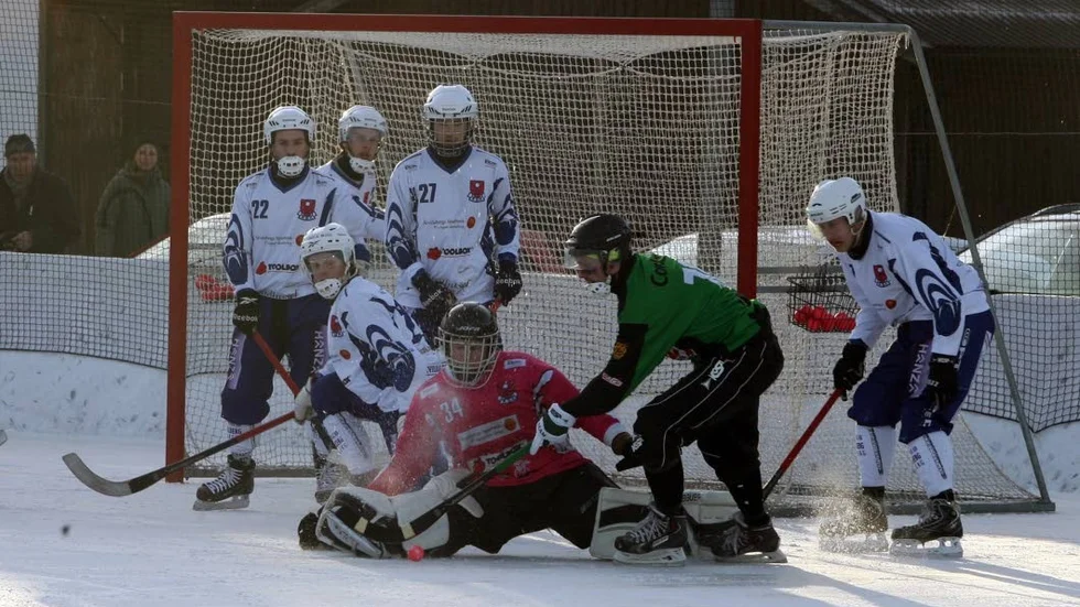 Daniel Strömvall kvitterade för Derby och det fanns bud på mer. Men till slut vägde Åtvidaberg tyngre i julmötet.