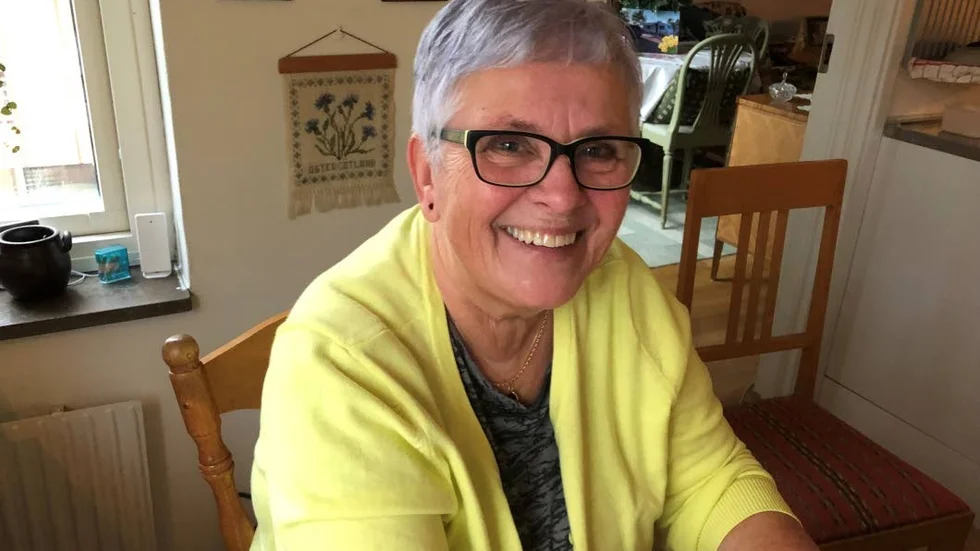 Anne-Cathrine vidareutbildade sig och blev sjusköterska och övergav samtiditgt Ekbacken för jobb på sjukhuset.