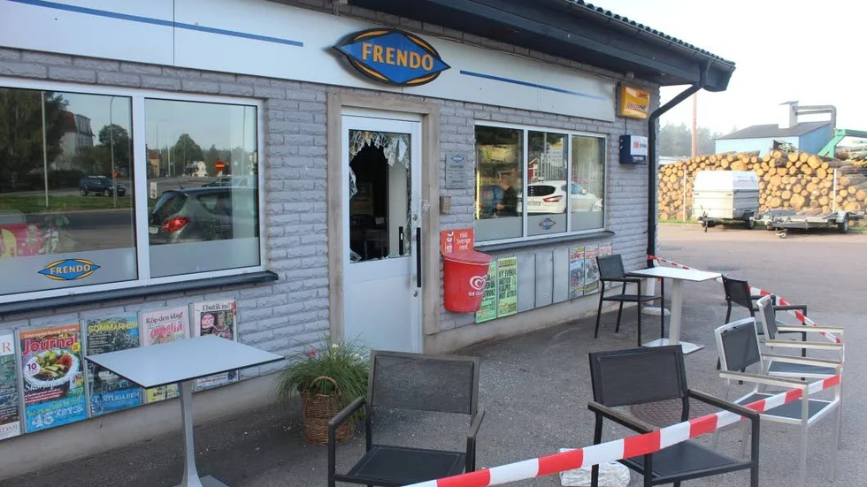 Strax före 02.00 gick larmet