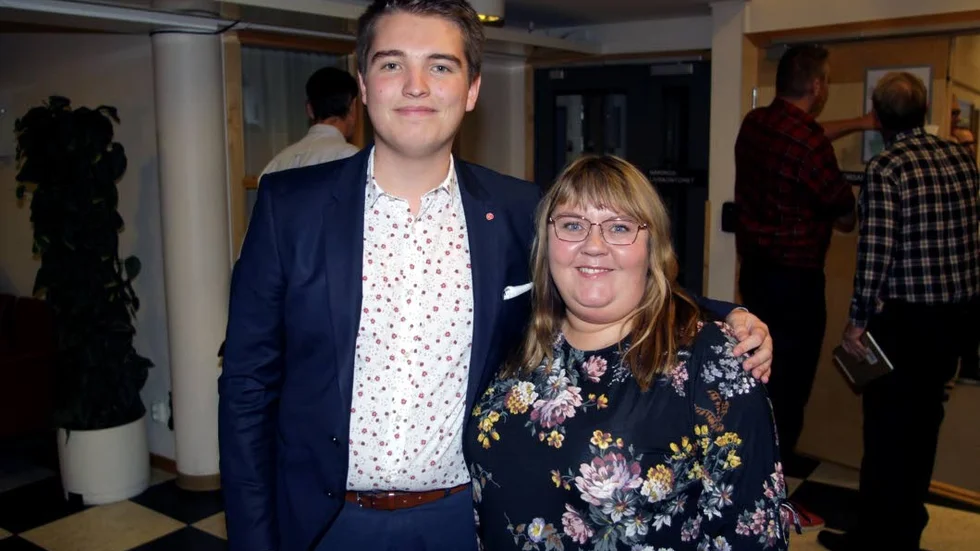 Albert har agerat affischnamn för S i valrörelsen. Här tillsammans med kommunstyrelsens ordförande Cecilia Burenby.