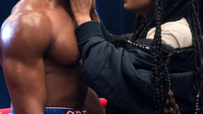 Bakom varje lyckad boxare står en cool kvinna, det är sedan gammalt och i ”Creed 2” får Tessa Thompson ovanligt mycket utrymme.
