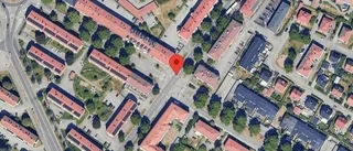 Stopp på väg 53 på grund av trafikolycka med en lastbil