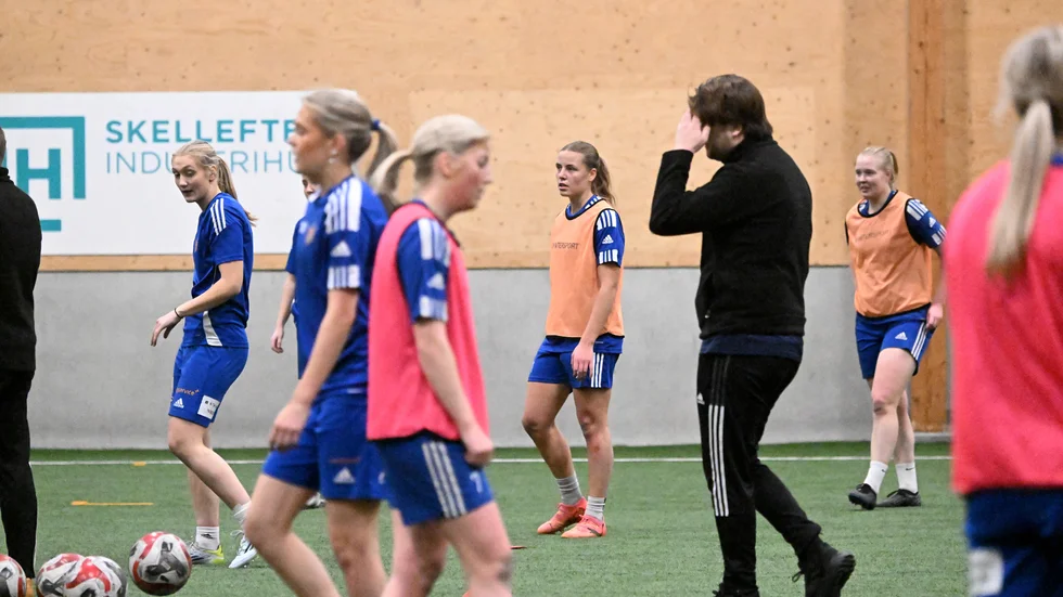 "Hon har spelat en bra fotboll på hög nivå", säger Hanna Marklund, ny sportslig rådgivare i SSK, om provspelaren Maja Hansson.