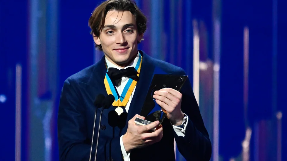 Armand Duplantis tog emot priset för årets manliga idrottare under Idrottsgalan i går. Efteråt blev han intervjuad av Olle Palmlöf.