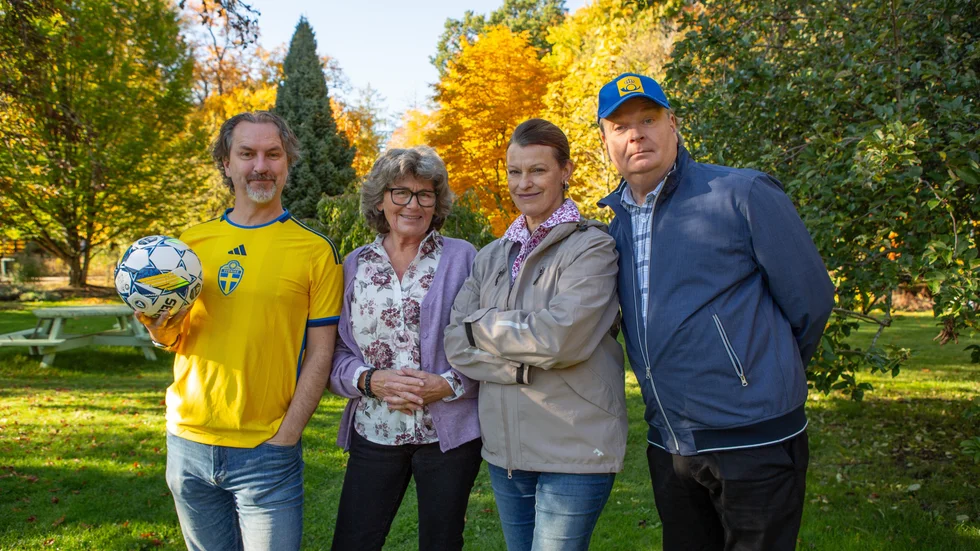 Lasse Olofsson, Suzanne Ernrup, Charlott Strandberg och Niclas Angerborn är några av skådespelarna som medverkar i "Svensson Svensson på semester".