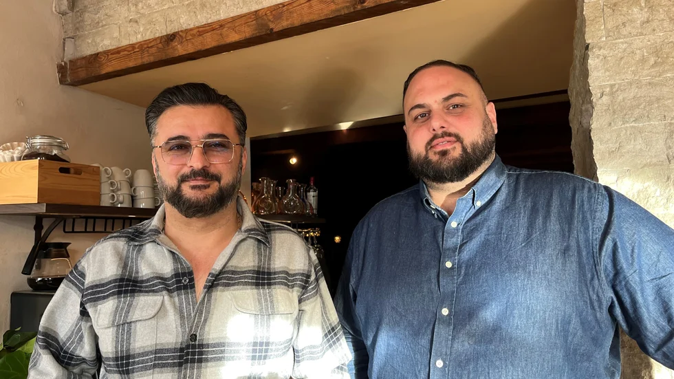 Murat Eldenblom Özyurt och Lukas Varli har öppnat Systemet igen efter vinters stängning. 