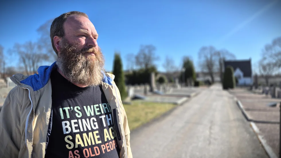 "Risken påverkas ju inte åt ena eller andra hållet av vad vi gör, vi försöker bara tänka igenom vilka risker som finns och hur vi ska vara förberedda på dem", säger Mattias Kessén, kyrkogårds- och fastighetsansvarig i Vimmerby pastorat.