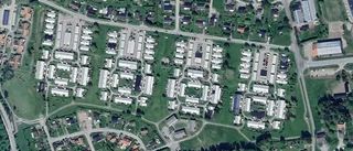 Kedjehus på 57 kvadratmeter från 1974 sålt i Vagnhärad – priset: 1 400 000 kronor