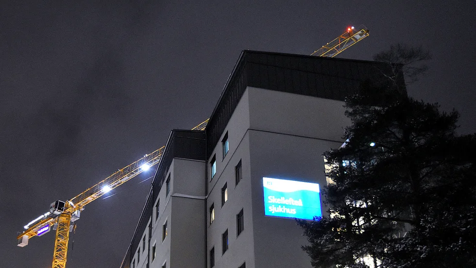 Ännu en gång är arbetssituationen svår på Skellefteå sjukhus på grund av överbeläggningar.