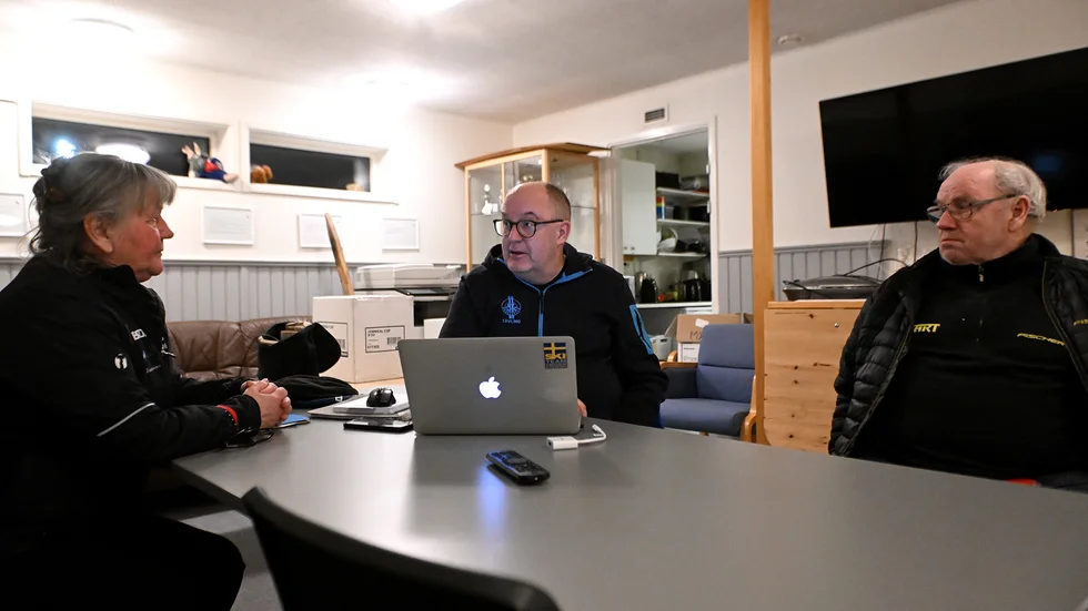 Marie-Louise Nordin, Thomas Granlund och Leif Lundgren förbereder det sista inför Malmstråket – som ser ut att fylla startlistorna när långloppet firar 50. ”Jag både tror och hoppas det”, säger tävlingsledaren Thomas Granlund, mitten.