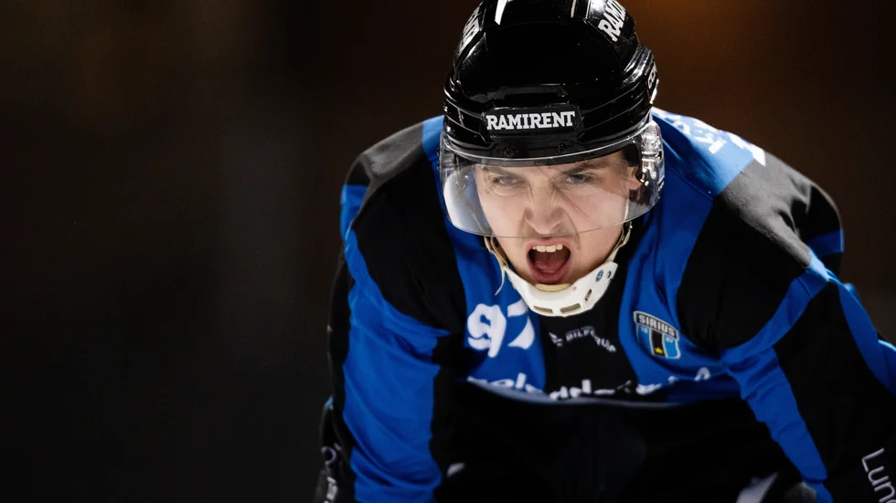 Alexander Härndahl är skadad och tvingades av tisdagens träningspass i Serwenthallen. På lördag spelar Sirius cupsemifinal mot Villa. Kan han spela då? (Arkivbild)