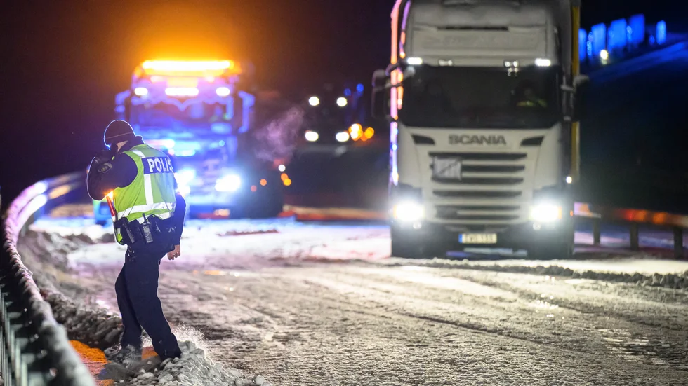 Flera lastbilar fastnade på E22 på fredagen.