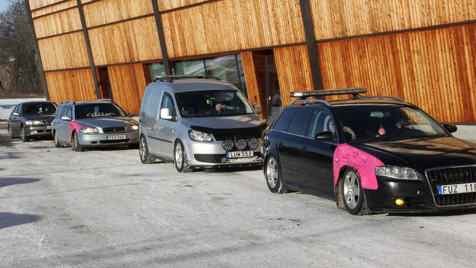 Epa-ungdomar är en del av stadsbilden i Knista, vare sig man vill eller inte.