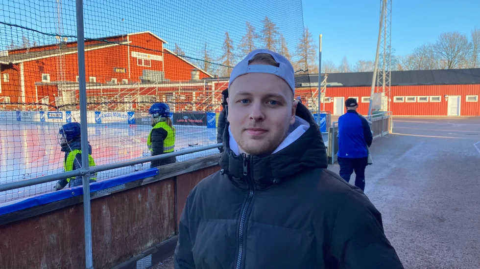 Alex Höög har bott i Motala sedan årsskiftet och väljer nu att ta klivet hem till IFK Motalas bandy. "Vi ska ta oss upp", säger han om den kommande säsongen i division 1.