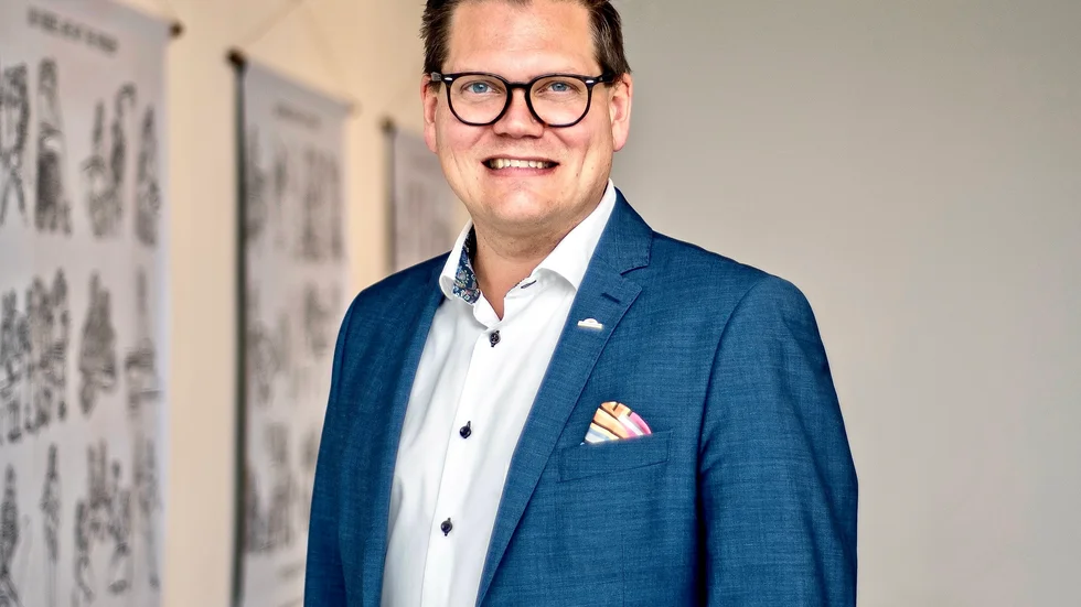 Jonas Hellberg på Fastighetsägarna vill inte kalla organisationens utgångsbud med hyreshöjningar på i storleksordningen 15 procent för ett faktiskt bud. Motparten Hyresgästföreningen tolkade det däremot som ett bud.