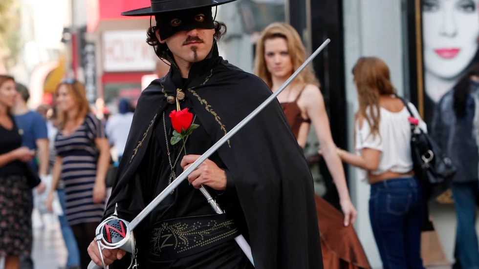 Zorro brukar snitta tyg med sin initial.