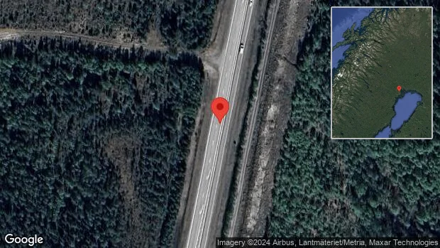 Stillastående personbil på E4 – stopp i ett körfält