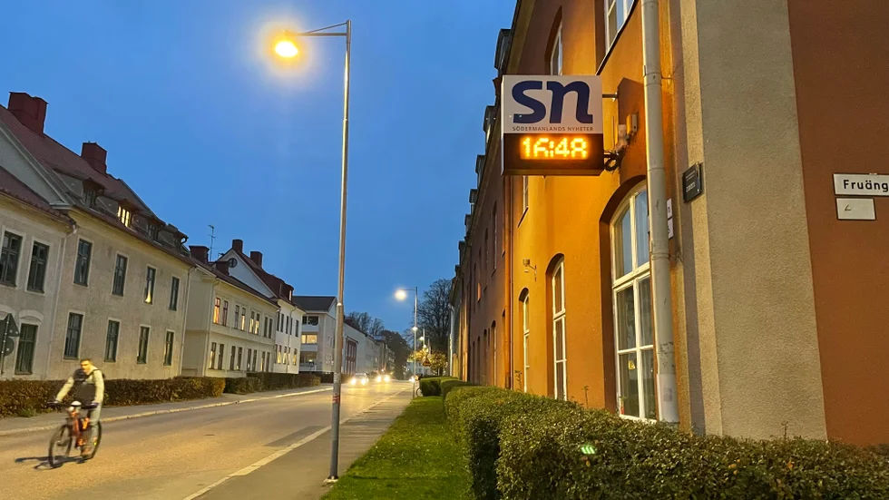 På lördag fel, men från klockan 02.00 natten mot söndag äntligen rätt tid igen!