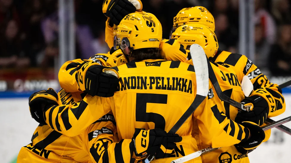 AIK came back from 2-0 down against Luleå to win 5-2.