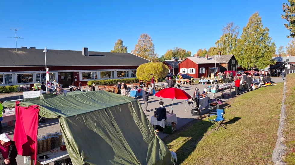 Höstmarknad i Öjeby kyrkstad.