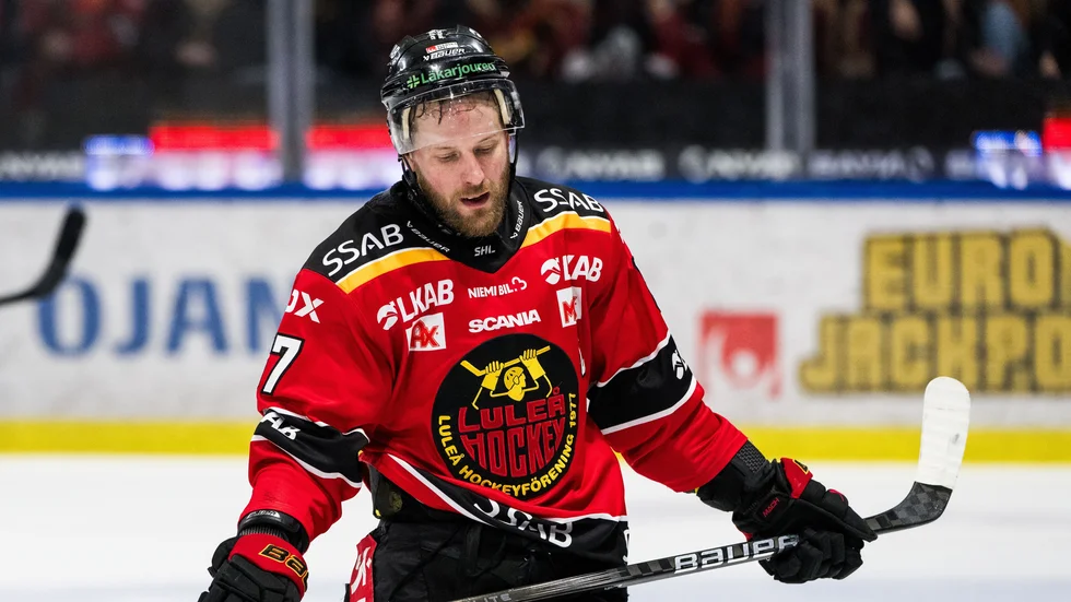 Linus Omark bröt matchen mot Frölunda.