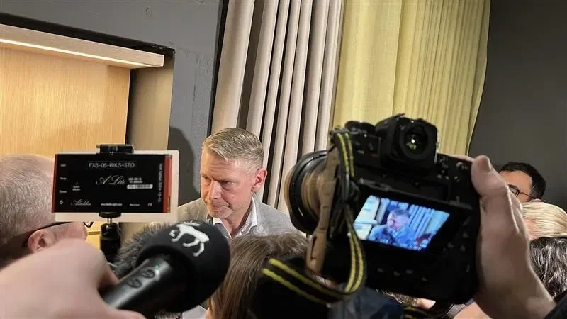 Northvolts tidigare Vd Peter Carlsson fick många frågor under presskonferensen där bolaget informerade om sin konkurs.