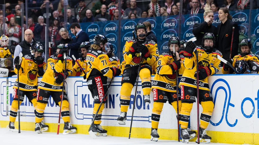 "Det känns som att vi ligger bra till inför nästa säsong. Det är alltid några spelare som lämnar och tillkommer, men det kommer inte att bli några drastiska förändringar. Om det blir som vi hoppas", säger Luleå Hockeys sportchef Oskar Häggström.