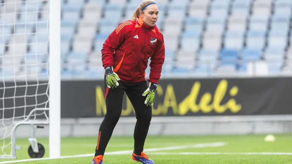 Sofia Hjern fick förtroendet mellan stolparna i IFK Norrköpings cuppremiär mot Örebro.
