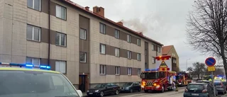 Lägenhet obeboelig efter köksbrand i centrum