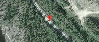 Stopp i ett körfält på grund av stillastående personbil på E45