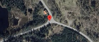 Singelolycka med personbil på väg 742