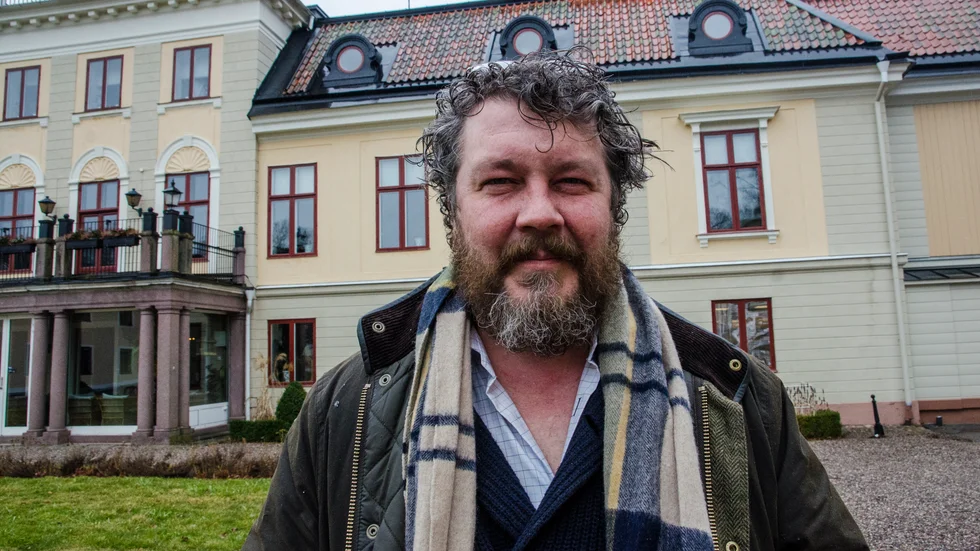 Fredrik Åström, vd för Svenska kulturpärlor som också äger Dufweholms herrgård i Katrineholm, uppger att utredningarna för bostadsplanerna på Södertuna slott i Gnesta har kostat "rätt många hundra tusen hittills".