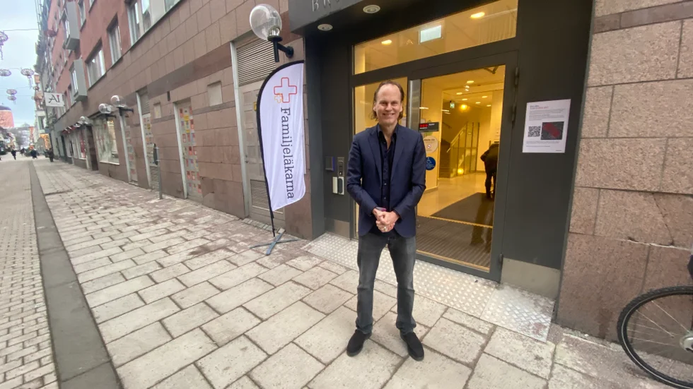 Stefan Amer, vd på Familjeläkarna tror inte att det kommer att vara svårt att hitta patienter som vill komma till vårdcentralen.  